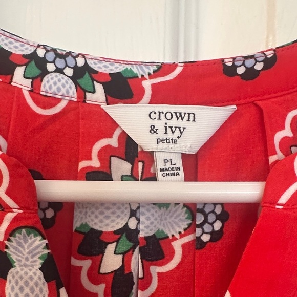Crown & Ivy Red Geometric Tank Top - Picture 2 of 4